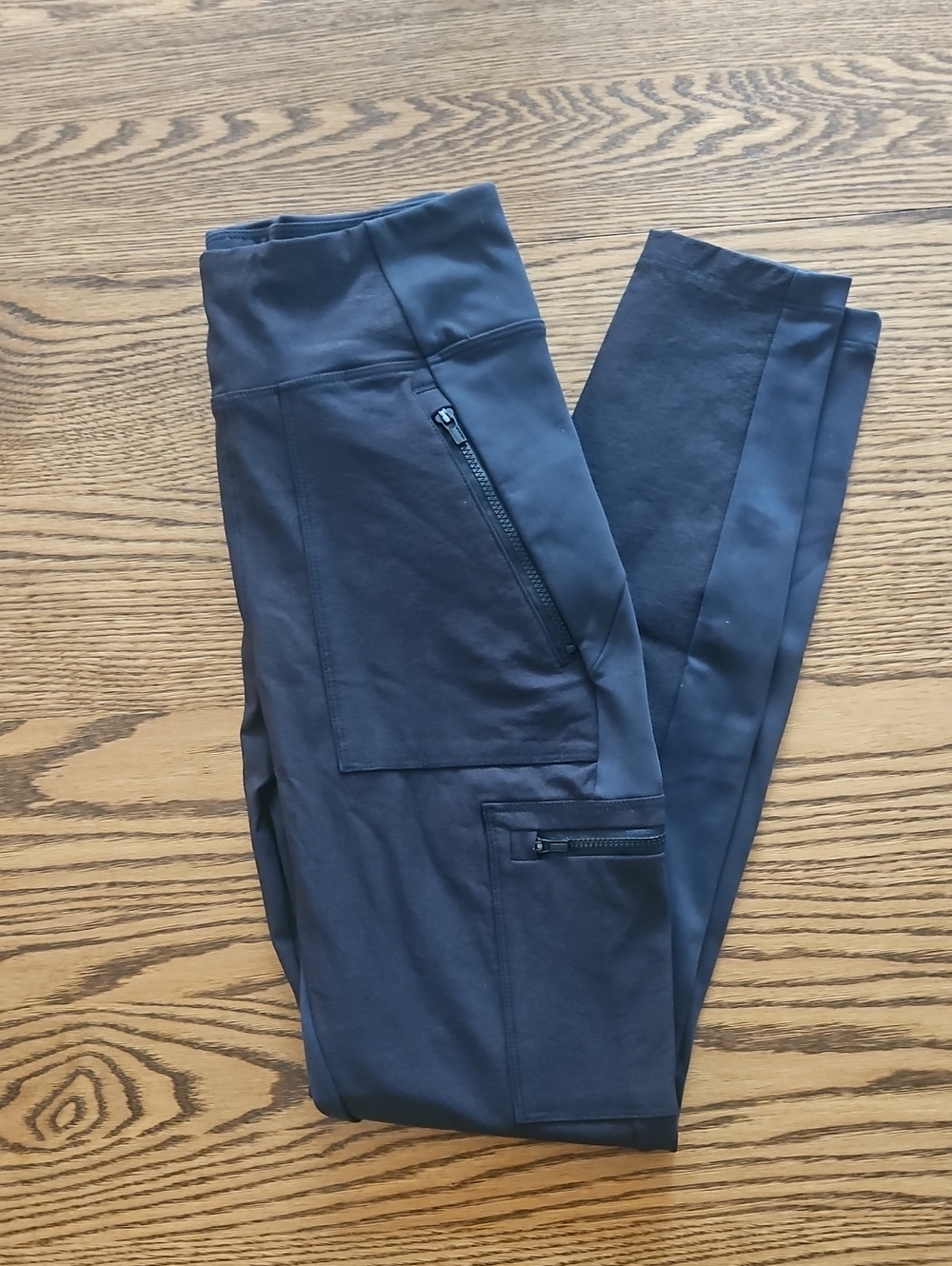 NWOT Athleta Headlands Hybrid HR Cargo Legging